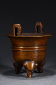 清:象鼻三足铜香炉。