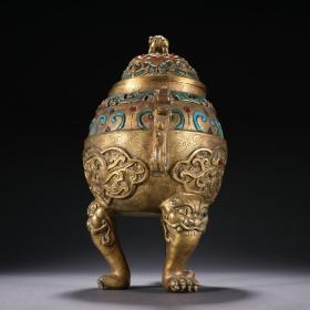 清代 铜鎏金镶宝石龙纹香炉。