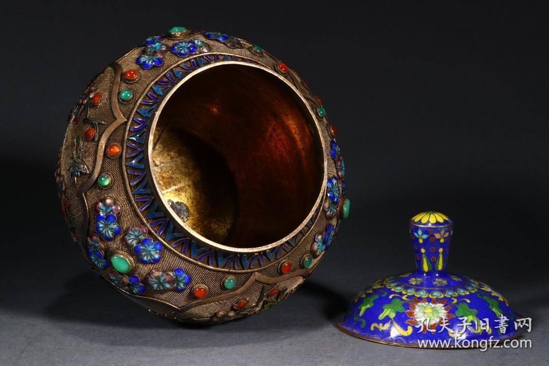 清代，掐丝珐琅银累丝烧蓝盖罐。