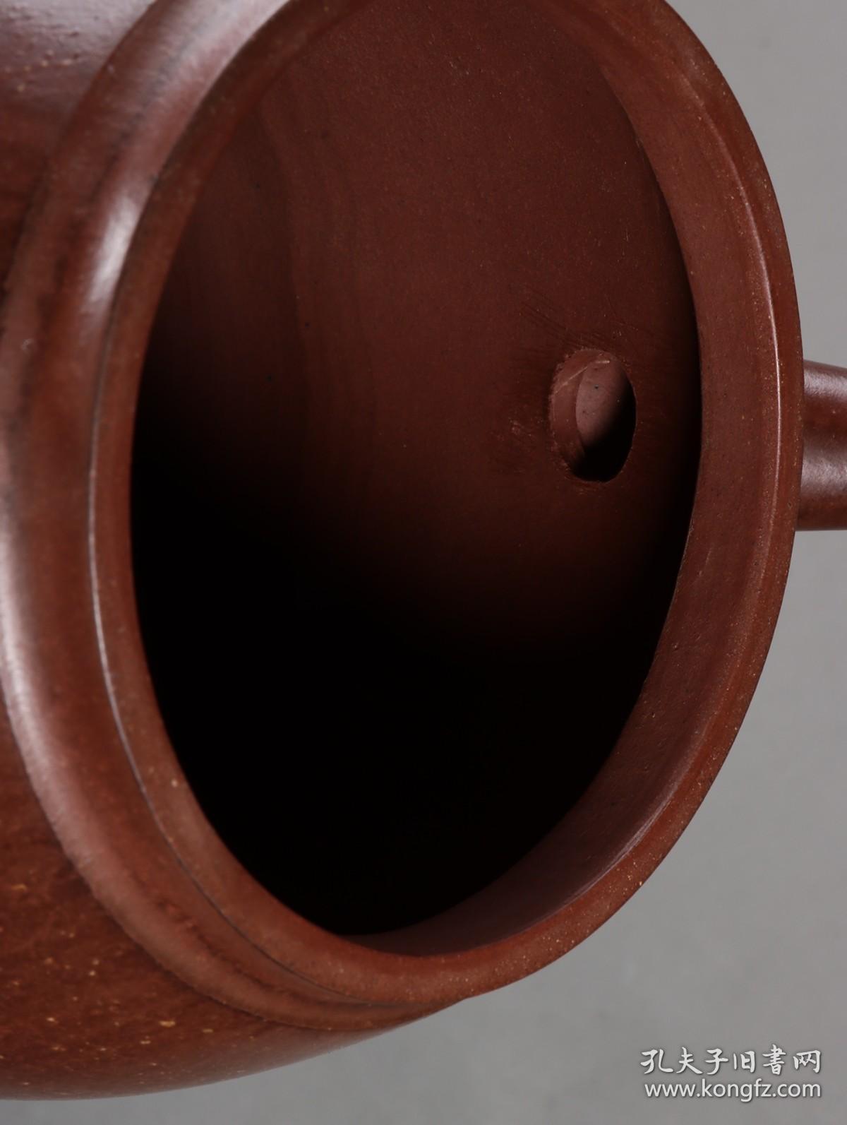 明代：陈用卿 大号巨轮紫砂壶。