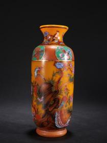 清代 黄琉璃画珐琅凤凰花卉图赏瓶。