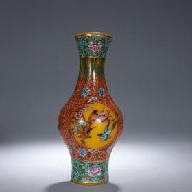清代-老琉璃画珐琅花鸟纹赏瓶。