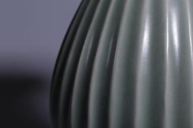 宋代,龙泉瓜棱瓶