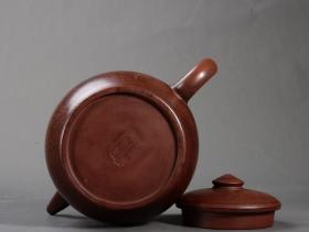 明代：陈用卿 大号巨轮紫砂壶。