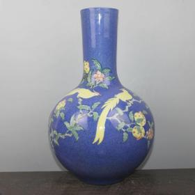 明雪花蓝加彩刻花鸟天球瓶青花双圈六字款古玩古董收藏单色釉