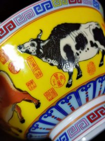 98_清乾隆珐琅彩五牛图碗