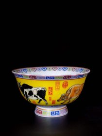 98_清乾隆珐琅彩五牛图碗