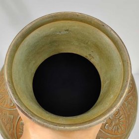 20_回流凤凰花卉铜尊。