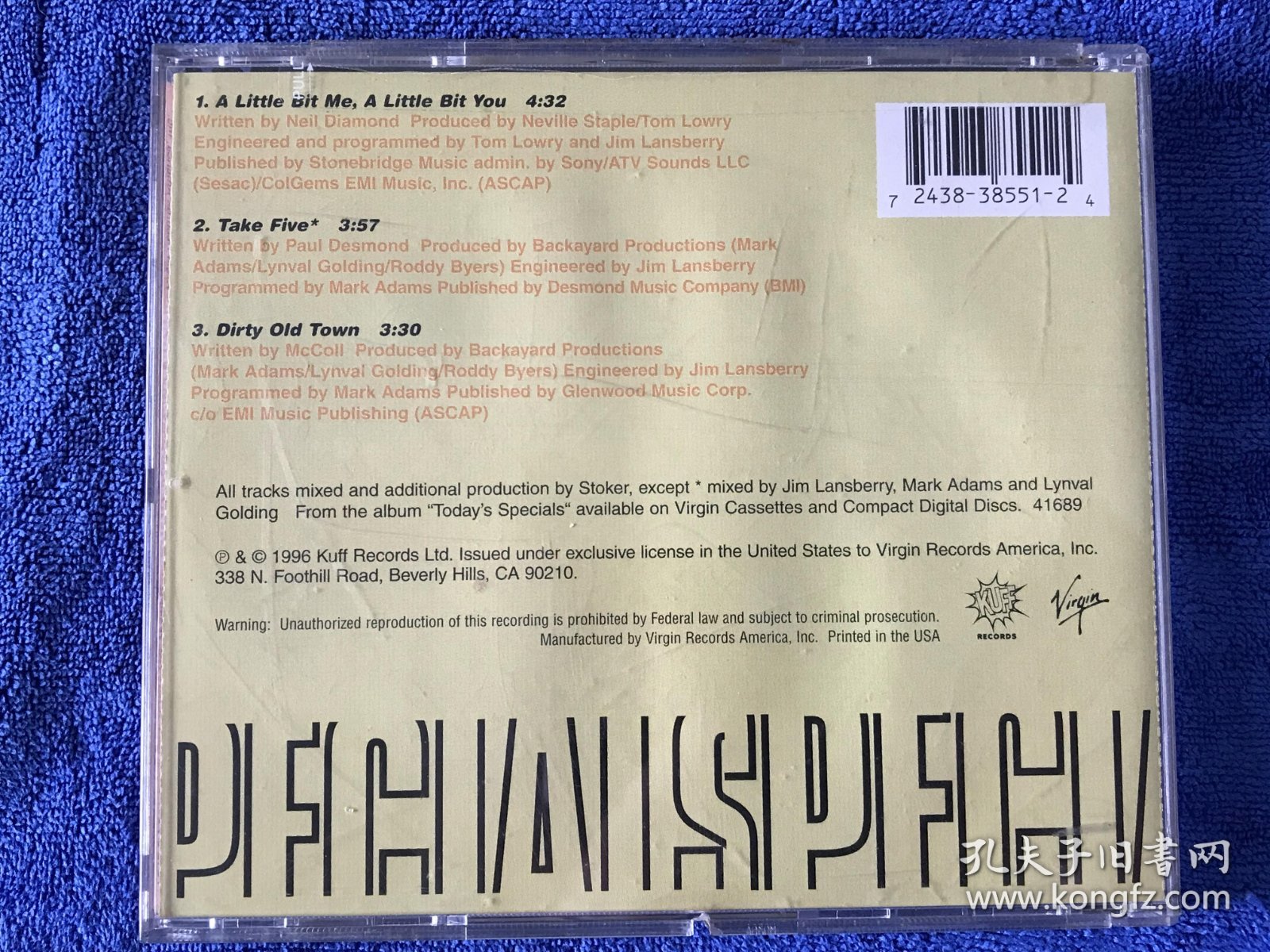 The Specials CD（有时写为The Special AKA）是1977年成立于英国考文垂的2 Tone ska复兴乐队。