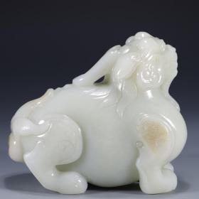 和田玉瑞兽摆件