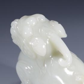 和田玉瑞兽摆件