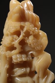 清 和田白玉糖料雕松枝纹山子摆件