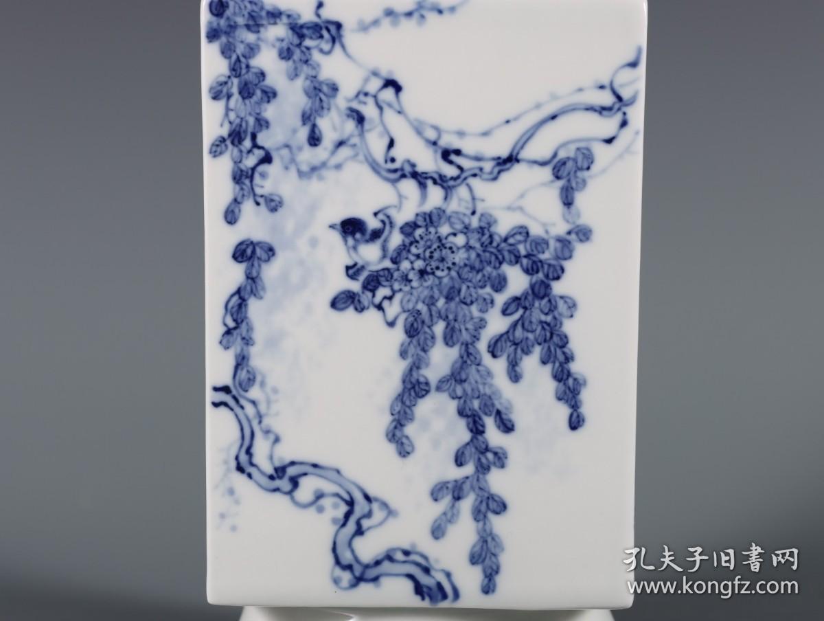 旧藏 ‘王步’青花人物花鸟瓶