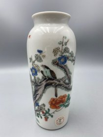 清康熙 五彩花鸟纹鸡腿瓶。尺寸:高19cm，口径6.3cm，底径6.5cm。