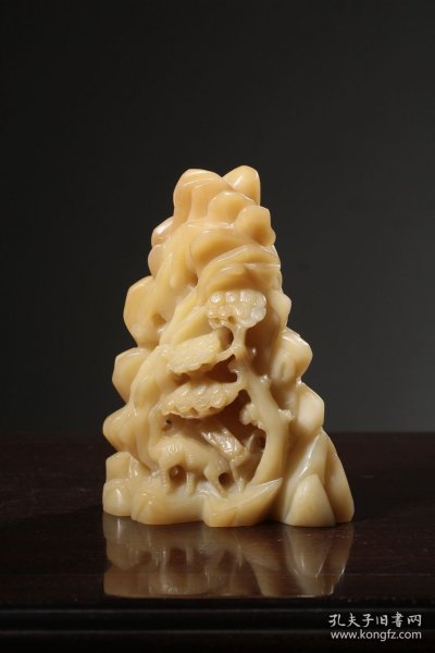 清 和田白玉糖料雕松枝纹山子摆件