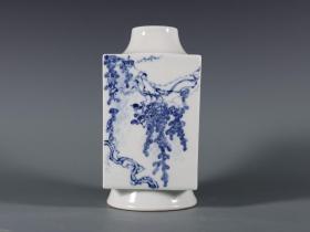 旧藏 ‘王步’青花人物花鸟瓶