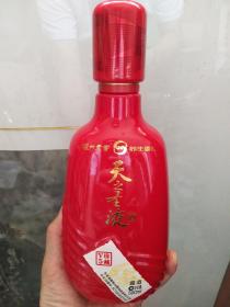 泸州老窖天之圣液酒瓶