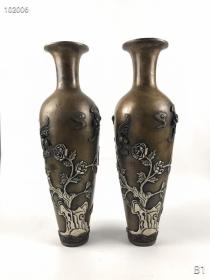 铜流银花鸟赏瓶一对，制作精细，包浆老辣，保存完整，细节如图