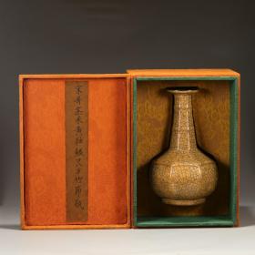 旧藏 北宋 哥窑米黄釉银口八方竹节瓶。