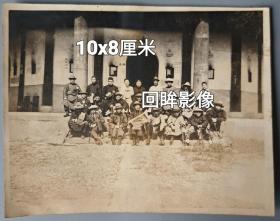 WGC：1924年实业家汪国瑃等人在杭州六和塔下合影老照片