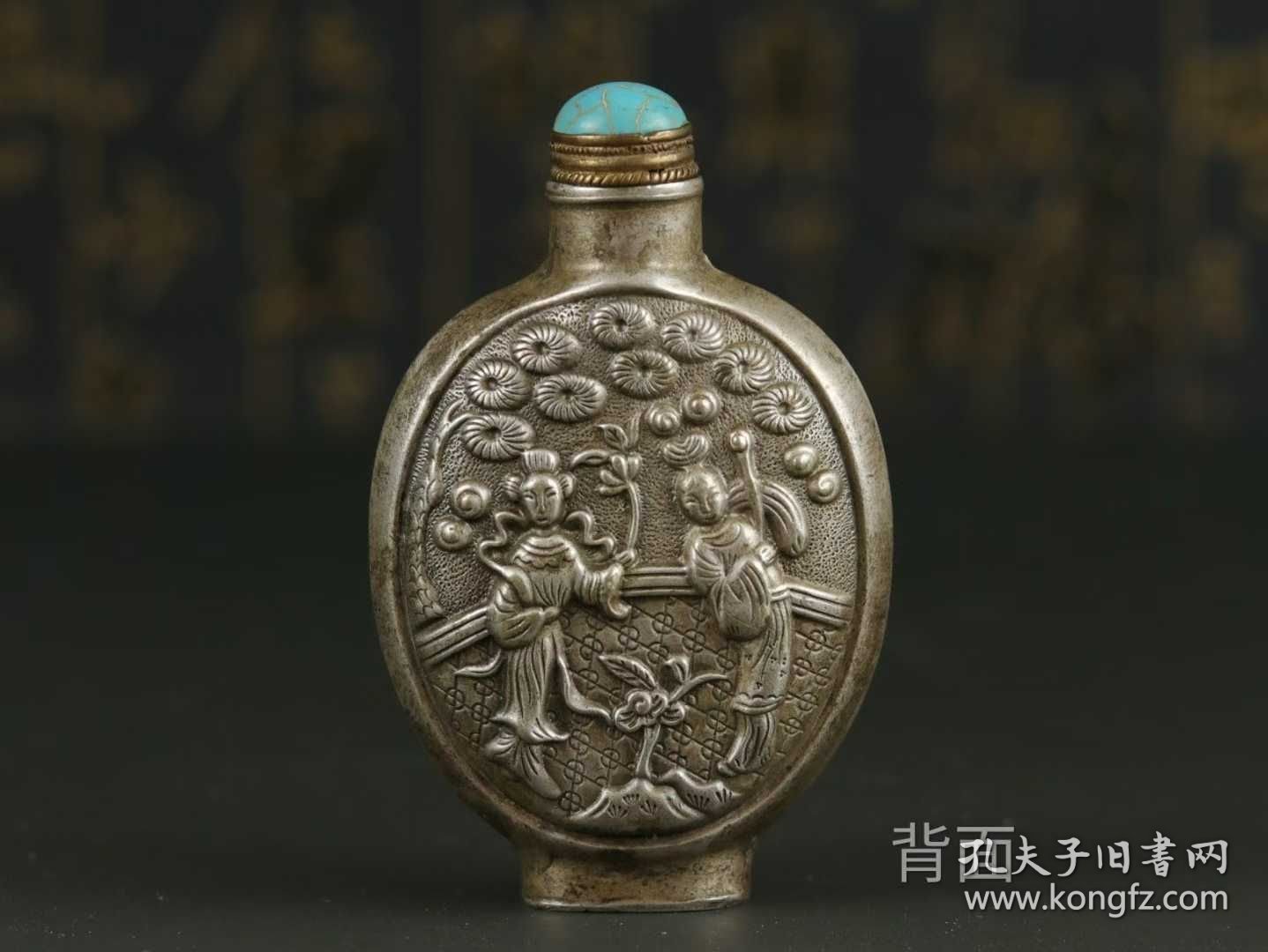 123_清末民初老银鼻烟壶，纯手工雕刻，双面雕工精细传神，包浆老到款识清晰。