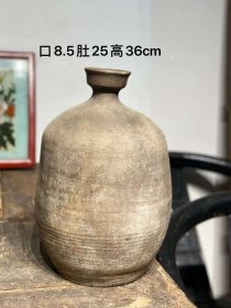 65_陶制花器，器型古拙，古朴侘寂风格。尺寸：高36cm。