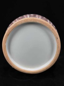 釉里红人物盖瓶