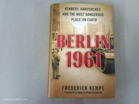 英文：Berlin 1961：Kennedy, Khrushchev, and the Most Dangerous Place on Earth  精装  16开 共579页