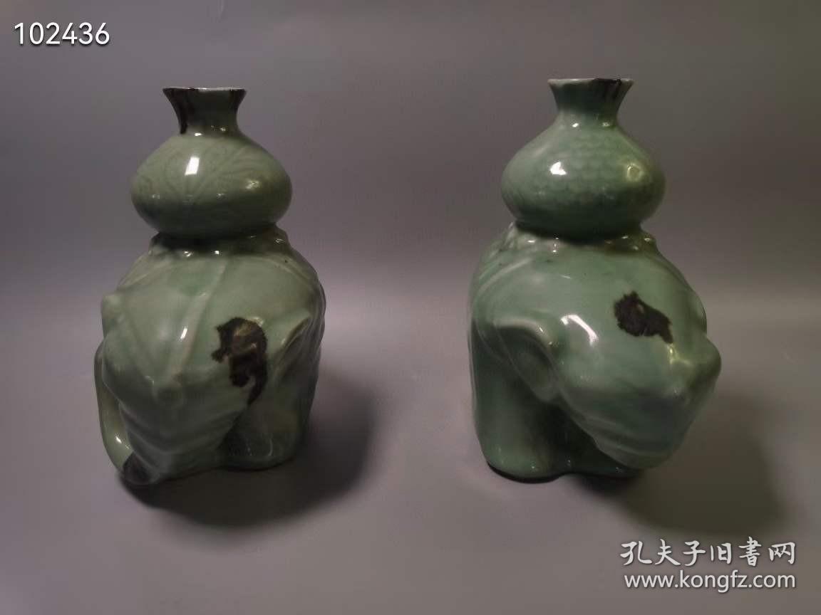 龙泉窑象尊摆件一对