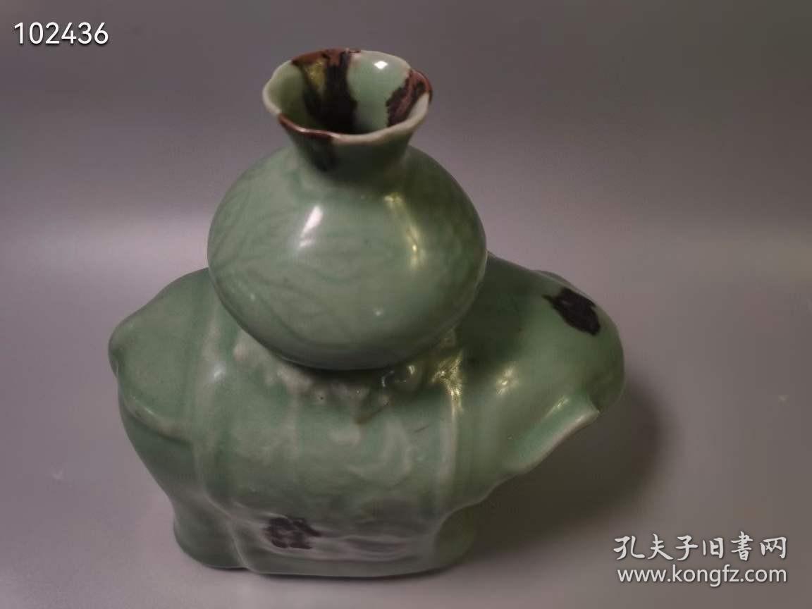 龙泉窑象尊摆件一对