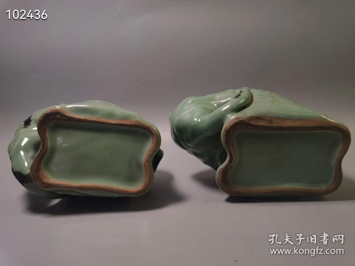 龙泉窑象尊摆件一对