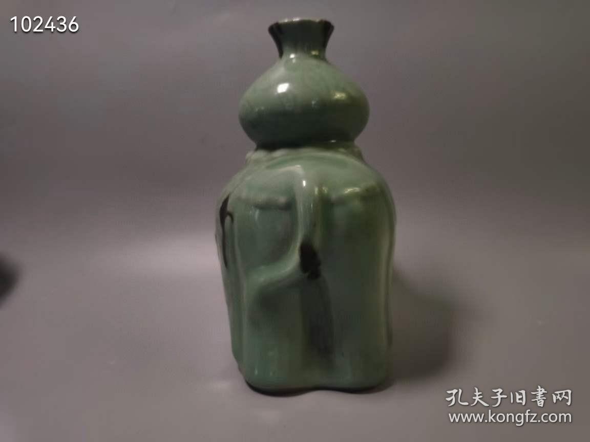 龙泉窑象尊摆件一对