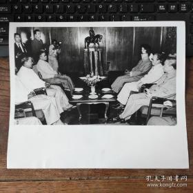 超大尺寸：1981年，（赵）访问缅甸，与吴奈温总统亲切会晤（1076号）