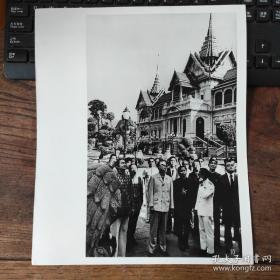超大尺寸：1981年，（赵）访问泰国，游览泰国名胜大王宫和玉佛寺（1076号）