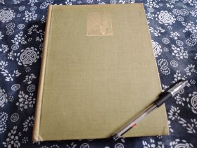 毛邊本1928年倫敦奇斯威克出版社《如漆刻痕～英國十九世紀六十年代以來的插圖藝術》290頁厚冊，古法印刷效果逼真收錄近100幅古版畫，26公分*21公分、布面精裝封面燙金工藝、本書氣息高古見證了十九世紀六十代版畫插圖黃金時期的經典作品，以及插畫大師的情懷，歐洲大師的插畫，為安徒生童話和希臘神話，等古典詩歌作的插圖，和充滿奇幻，浪漫，感傷色彩的插圖，將黑白線條和想象力發揮到極限。你會看到以下插圖插