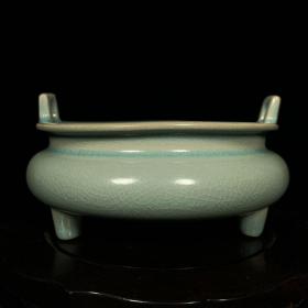 汝窑三足双耳香炉，高7.5直径14cm