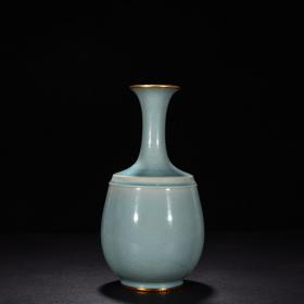 汝窑翠青釉炫纹瓶
高27.5厘米 宽13.5厘米