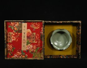 旧藏宋官窑乾隆御题纹花口洗，高8.3×18厘米