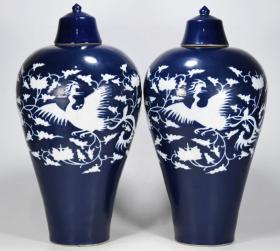 元 霁蓝釉蒲白雕刻凤穿莲花梅瓶   高48厘米 直径25厘米