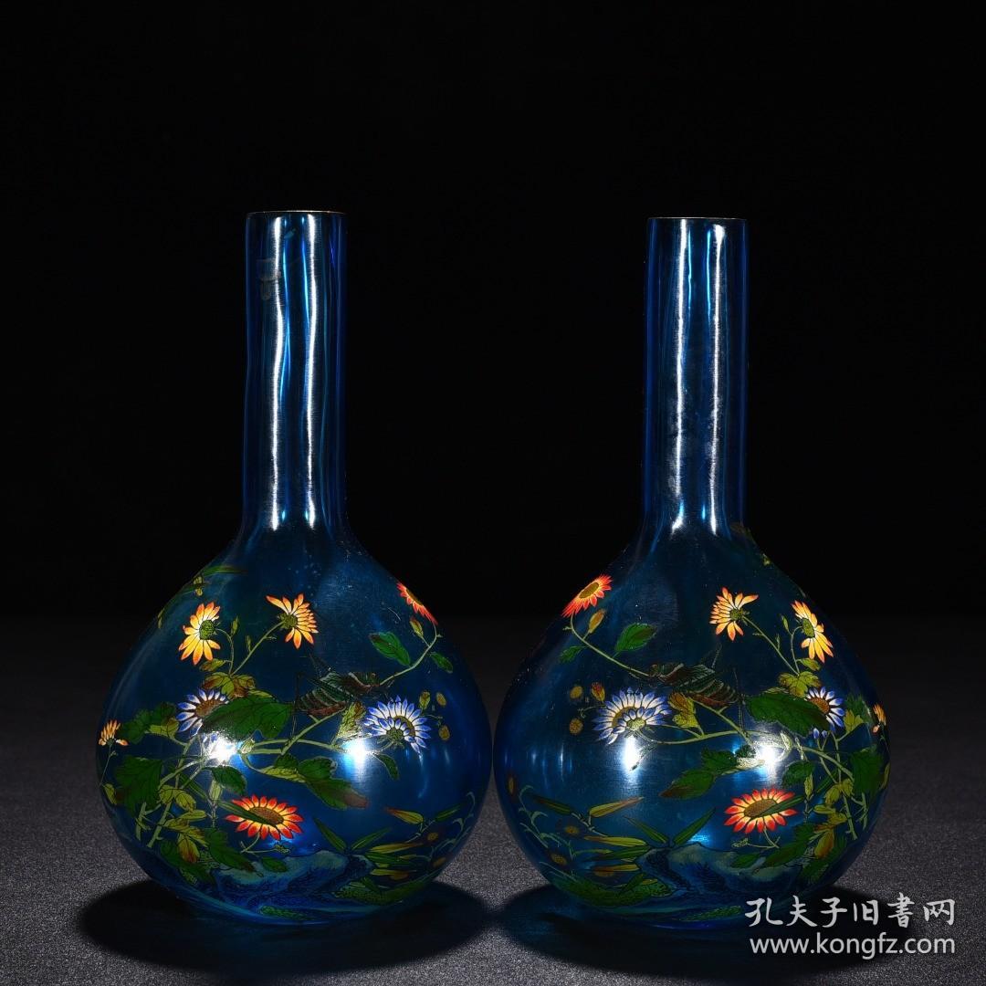 清雍正御制琉璃秋趣花卉纹瓶
高17厘米        宽9.5厘米