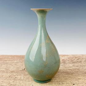 回流宋汝窑天青玉壶春花瓶，高29厘米，直径14厘米