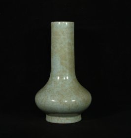 宋官窑直颈瓶，高24×13.5厘米