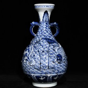 元青花浮雕鱼藻纹象耳瓶，高35.2cm直径21cm