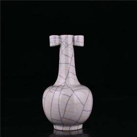 明成化官窑金丝铁线纹三管瓶高21.5厘米宽12厘米