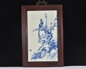民国竹溪道人王步绘青花花鸟纹瓷板画
高50宽33.5厘米