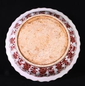 元釉里红缠枝花卉纹葵口盘，高7.5×45.5厘米