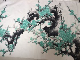 师百卉 国宾画家 大校画家 精品梅花 114*193cm 绿梅 师百卉，原名李金兰。1941年生人，河北白洋淀人。国宾画家，中国人民解放军海军大校画家，国家一级美术师。中国书画印研究院、中国剑光书画院副院长，中国历史博物馆客座教授，中国文联书画艺术中心画家、大型活动部主任，中国书法家协会海外交流中心副主席，中国美术家协会会员，中国书画家协会理事，北京书画研究社研究员。师从王雪涛、白雪石、李颖等。