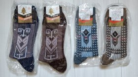 金松袜4双，两种图案4种配色，上海二厂：弹力锦纶丝袜24-26、26-28各两双