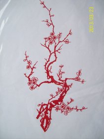 剪纸 四君子梅兰竹菊之梅 纯手工制作 剪纸本身尺寸33x19CM 未装框 透明塑料纸袋包装 全新 无变色 送外国人特色礼品 民间艺术品 中国特色文化礼品