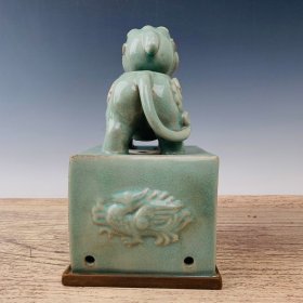 宋汝窑汝瓷印章，高32厘米，直径17厘米